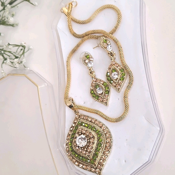 Necklace Set - Picture 9 of 12